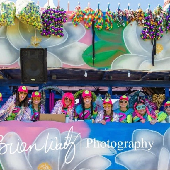 Plus size fun fashion here - Picture 5 of 13